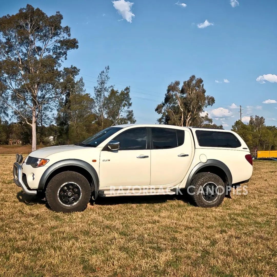 Mitsubishi Triton ML Short Bed - Dual Cab Fibreglass Canopy (july 2006 - August 2009) - Image 2