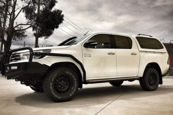 SMM canopy fitted to toyota hilux sr