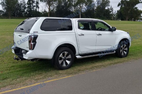 isuzu dmax fibreglas.canopy form razorback canopies