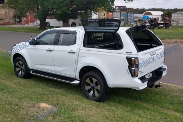 isuzu dmax fibreglas.canopy form razorback canopies