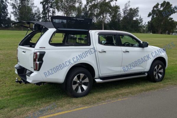 isuzu dmax fibreglas.canopy form razorback canopies